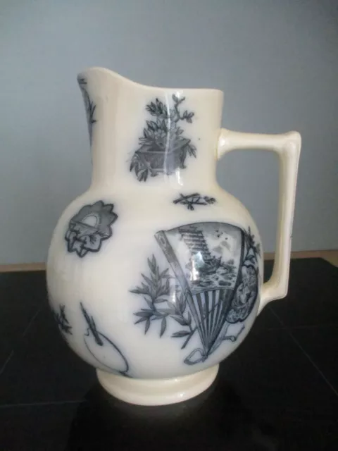 Grand Pichet / Broc Vase ancien Sarreguemines ? Hirondelles canard décor bleu