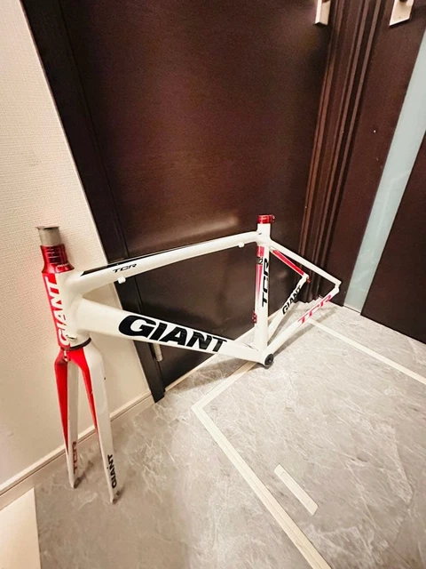 Cadre velo ROUTENS 3275g 60×58cm ARTISANAL 122.8mm BFFF ancien vélo D5