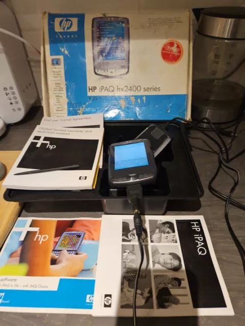 HP iPAQ Hx2400 SERIES POCKET PC TOUCH SCREEN + ACCESSORIES RARE RETRO VINTAGE