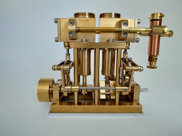 Moteur à Vapeur Bicylindre - Type Pilon Avec Inverseur De Marche - Neuf