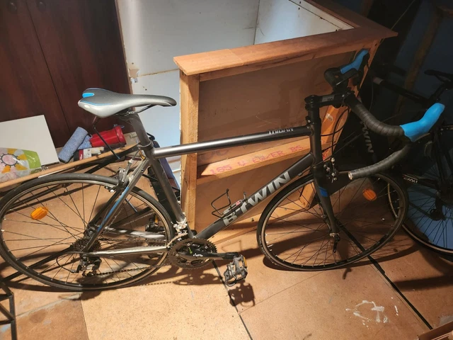 B TWIN TRIBAN 500 ROAD BIKE BLACK WHITE ORANGE MINT CONDITION
