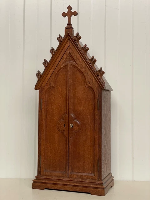 Beautiful Gothic Revival Church Tabernacle/chalice cabinet Chapel oak circa 1880 2