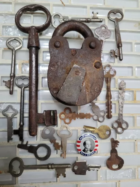OLD Colonial iron gate key & heavy padlock + vintage skeleton unusual collection