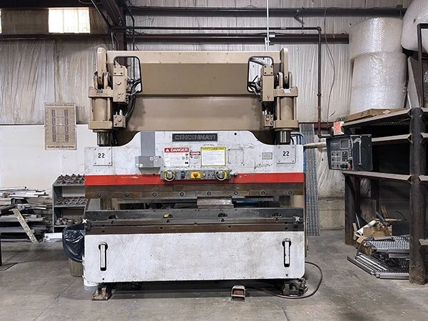CINCINNATI 90-6 - Hydraulic Press Brake (Year: 1998)