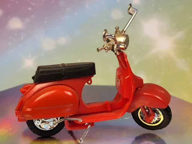 No tin toy 1980's 1:24 motor VESPA PIAGGIO PX mint conditions Made In HONG KONG.