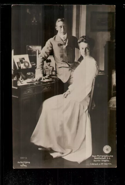 AK  Adel Foto, Kronprinz Wilhelm mit seiner Frau Cecilie Kleinformat