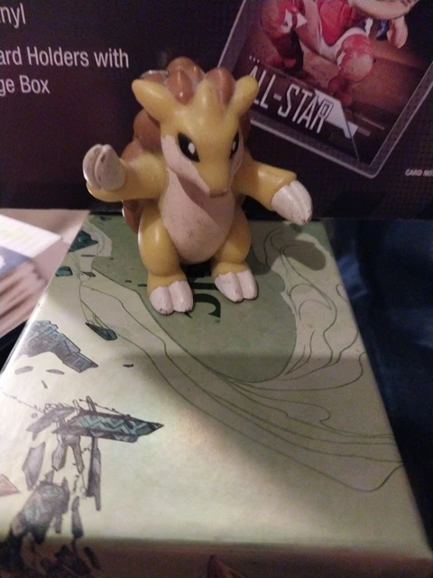 Vintage 1999 SANDSLASH Pokemon Key Chain Burger King Meal
