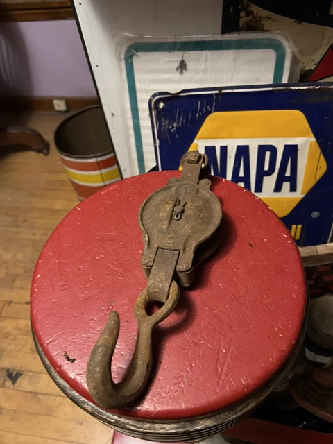Antique Old Cast iron Star Brand Hay Trolley Carrier Barn Drop Rope Pulley USA