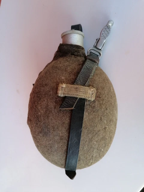 Sangle De Gourde Allemande WW2 - Cuir - Équipement Militaire 1939-1945