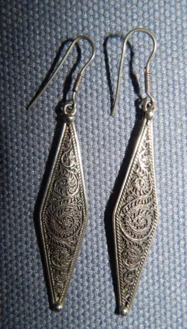 VINTAGE PAIR INDIAN FILIGREE SILVER VERY LONG DROPPER EARRINGS ~ 7.5 cm LONG