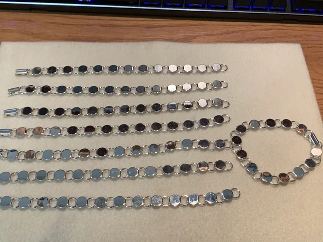 Liquidación De Inventario-L0T De 8 Piezas. Pulseras Plateadas De 8" Con Almohadillas Pegables De 9 Mm - Nuevas