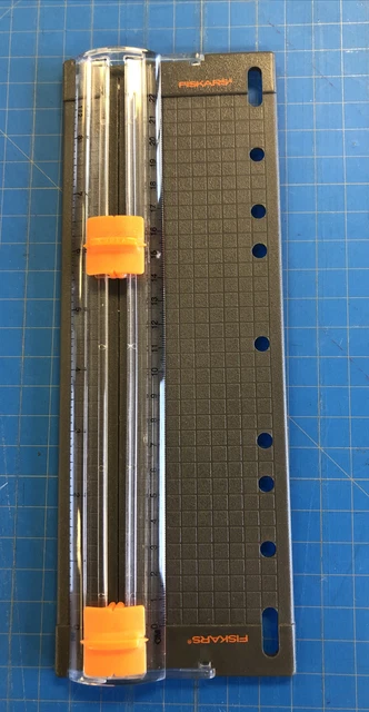 Fiskars Photo Trimmer 8.5” 12-9589 Scrapbook Crafts 2638 Paper cutter + Blade