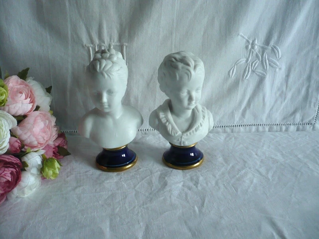 Paire de bustes enfants Brongniart biscuit porcelaine socle bleu four signé 15cm