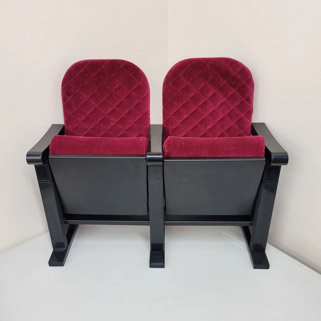 AMERICAN GIRL DOLL Molly McIntire Retired Movie Theatre Theater Red