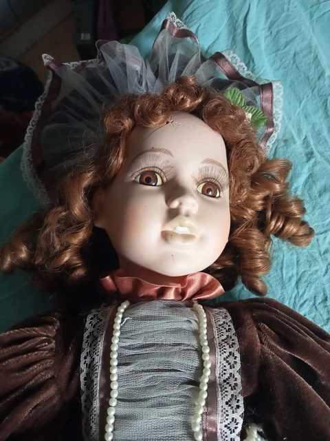 Grande Poupée En Porcelaine Alsacienne – 60 Cm, Vintage, Inscription D004