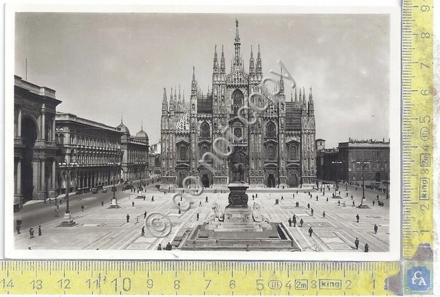 CARTOLINA MILANO PIAZZA del Duomo aut d'epoca 1970 segni EUR 5,00