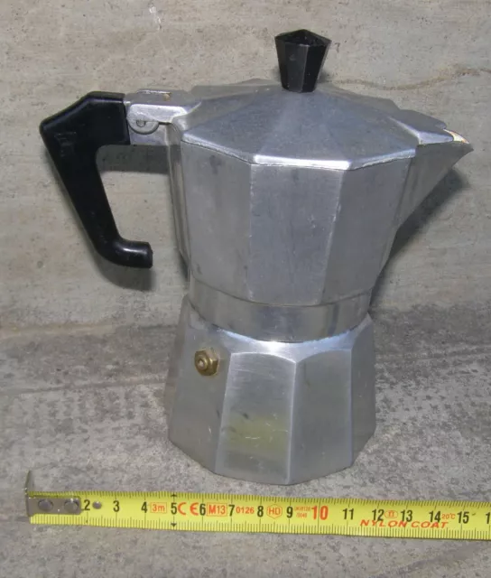 jolie petite cafetière italienne en alu une tasse dinette ? made in Italy