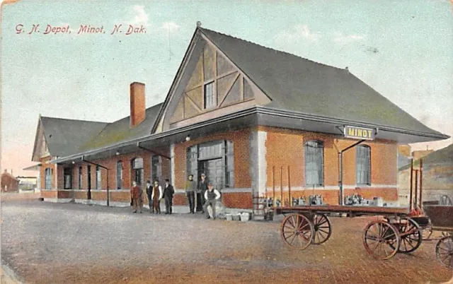 Minot NORTH DAKOTA ~ Great Northern Railway Depot - Posted in Gas, Kansas 1909