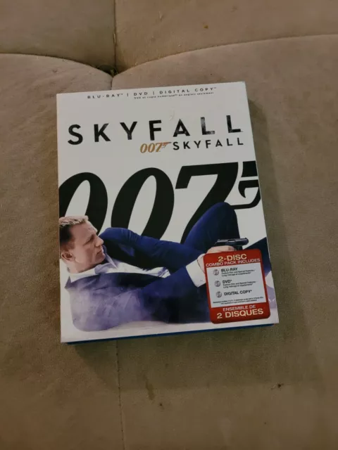 Skyfall (Blu-ray/ DVD + Digital Copy) - Blu-ray - VERY GOOD