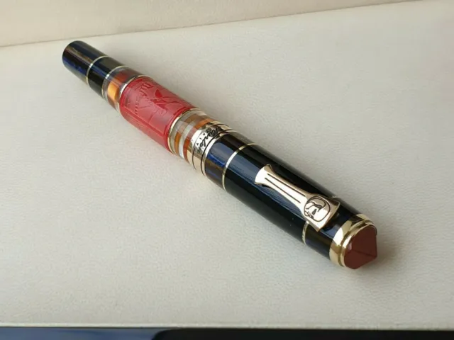 Marlen Cheope Limited Edition Fountain Pen | Paste Coral, Celluloid, 18K GoldNib