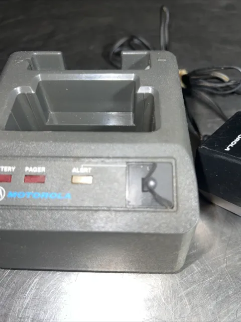 Vintage Motorola NRN4954A 2 Way Rapid Battery Charger Batt Unit for radio 3