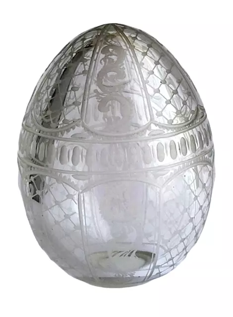 Copie œuf Fabergé blanc en verre