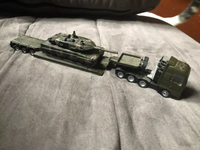 Siku 1872 HO 1/87 Transport Militaire Camion Man Remorque Surbaissée avec Char G