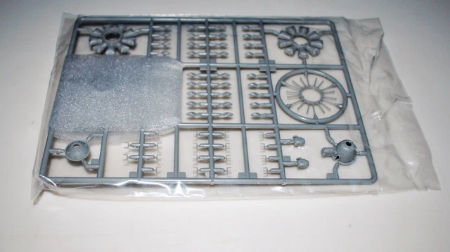Trumpeter P-47D Dorsal Fin 02264 ⭐Parts⭐ Sprue S-P&W R-2800-59 Components 1/32