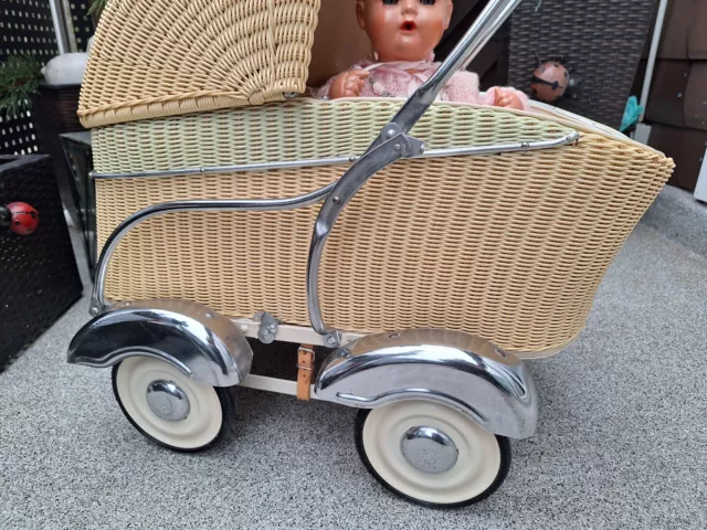 Sehr schöner alter Korb Puppenwagen, 50er J., Kinderwagen 2