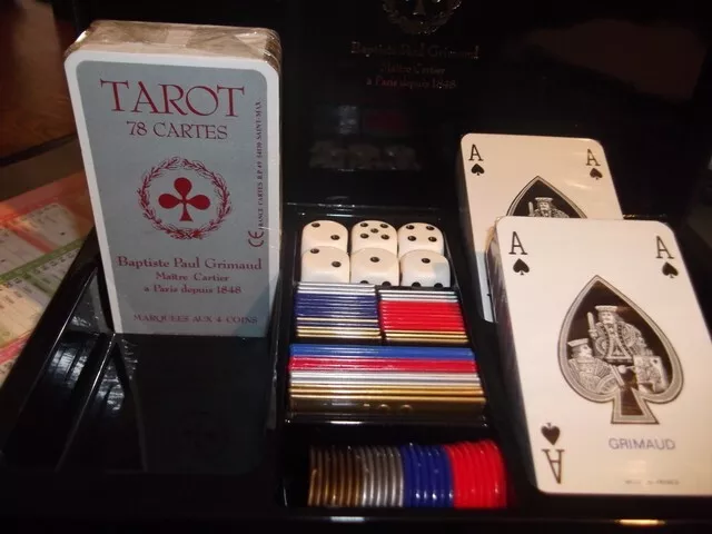 Coffret multijeux GRIMAUD ( 1 jeu tarot , 2 jeux de cartes , 6 dés et jetons )