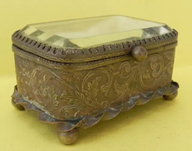 COFFRET a BIJOUX ANCIEN en LAITON et VERRE BISEAUTE NAPOLEON III