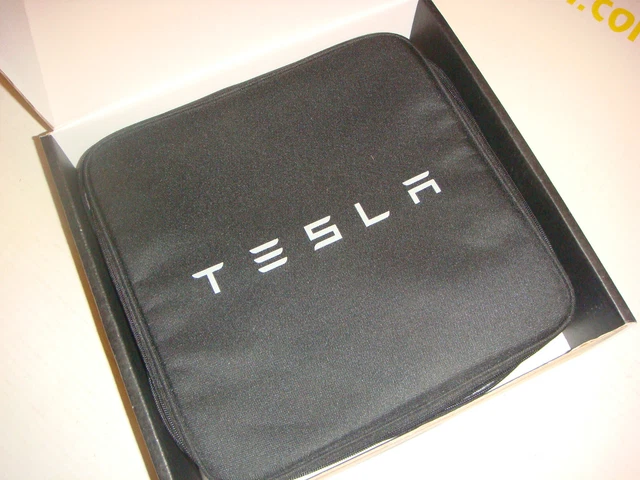 Tesla Mobile Connector Charger 1101789-00-M