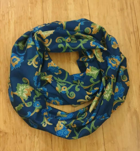 Handmade Infinity Scarf with Crepe Fabric in Cumbria Bubble