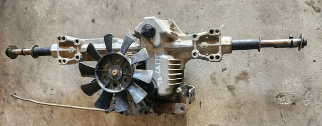 John-Deere-La175-La145-La135-
