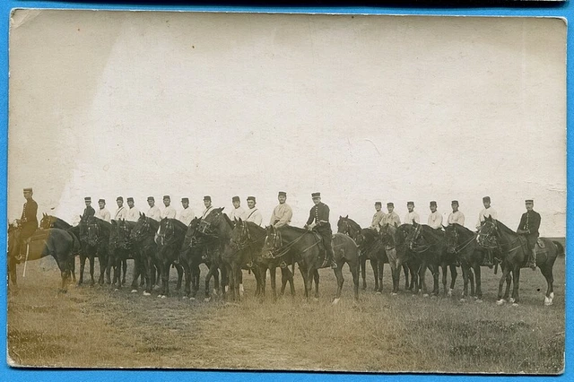 CPA PHOTO : Soldats d'un régiment de cuirassiers