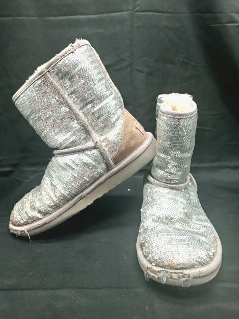 UGG Girls Size 3 Silver Metallic Sparkle Sequin Classic Short Fur Boots 1004885k