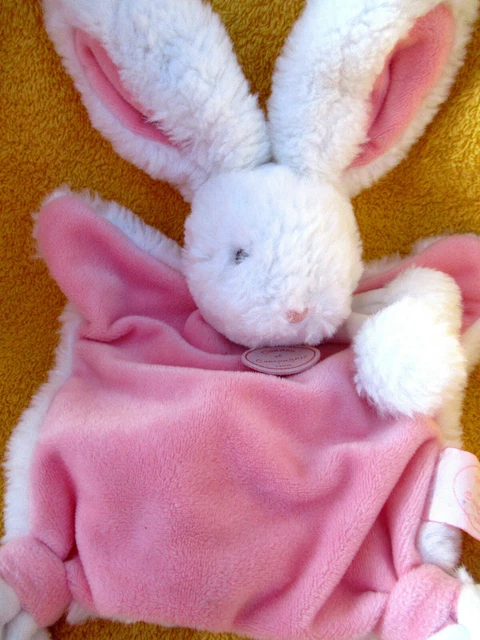 doudou et compagnie lapin rose blanc plat fourrure