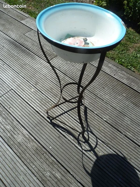 Ancien Seau De Toilette En Tôle émaillée – Décor Ourson Parachutiste – Vintage