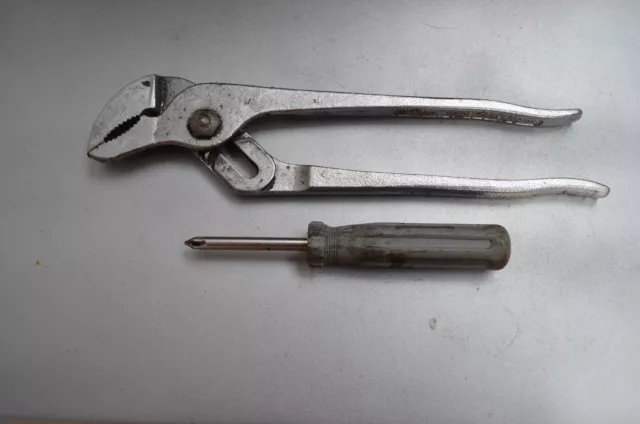 UTENSILE DI BORDO BMW E30-32-34-38-39 raccolta pinze 2 pezzi, cacciavite HEYCO