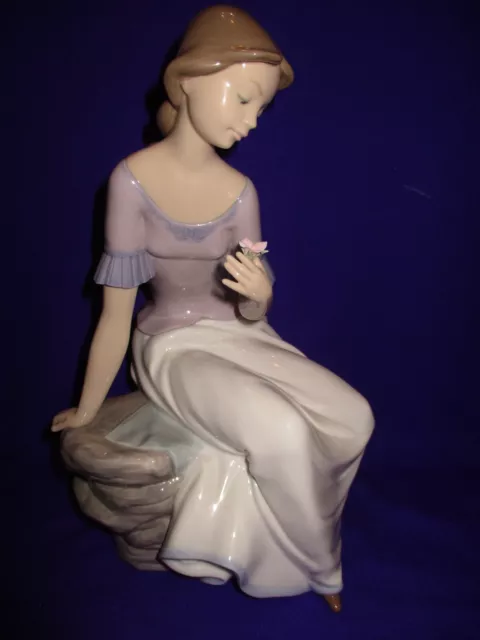 NAO Lladro Large  Spring Reflections Girl Figurine No.1392 Daisa 2000 29cm