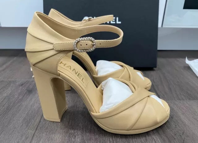 Chanel Beige/Black Leather and Fabric Cap Toe Slingback Flats Sandals Size  39.5 Chanel