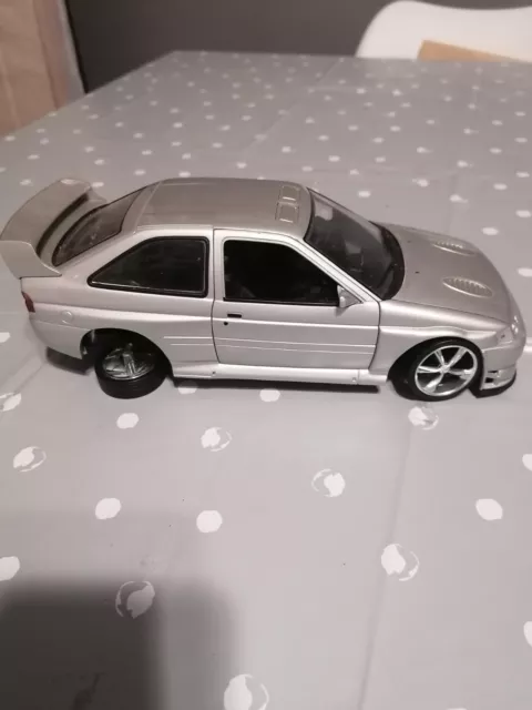 Ford Escort Cosworth 1/18