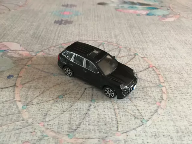 Voiture miniature Porsche Cayenne Turbo Burago 1/43