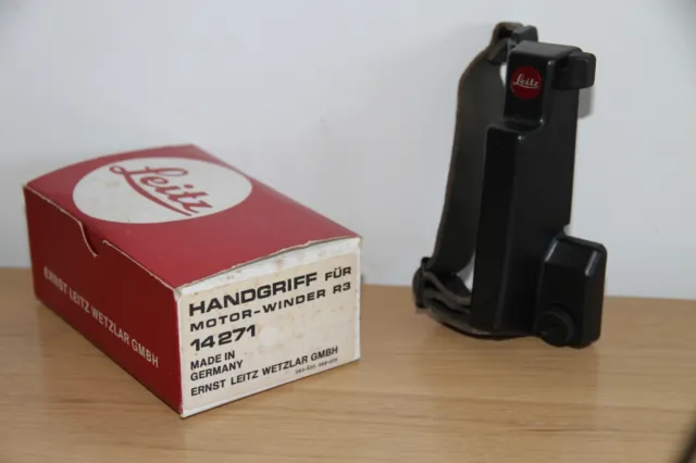 Empuñadura de mano Leica Leitz 14271 para bobinador de accionamiento de motor R3. En caja.