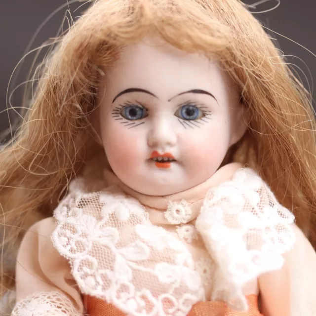 Ancienne petite poupée porcelaine des années 1910 vêtements originaux & Steiff