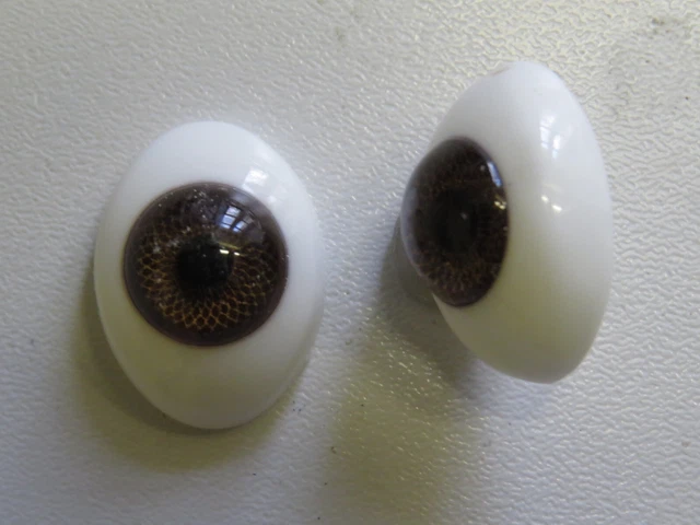 LOT 10 PAIRES yeux en sulfure de verre anciens - Beige et Rouge - Diamètre 6 mm EUR 10,00 - FR