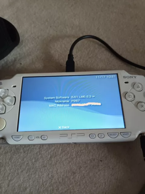 Sony Playstation Portable PSP 2000 White Console CFW, Charger & Project Diva 2