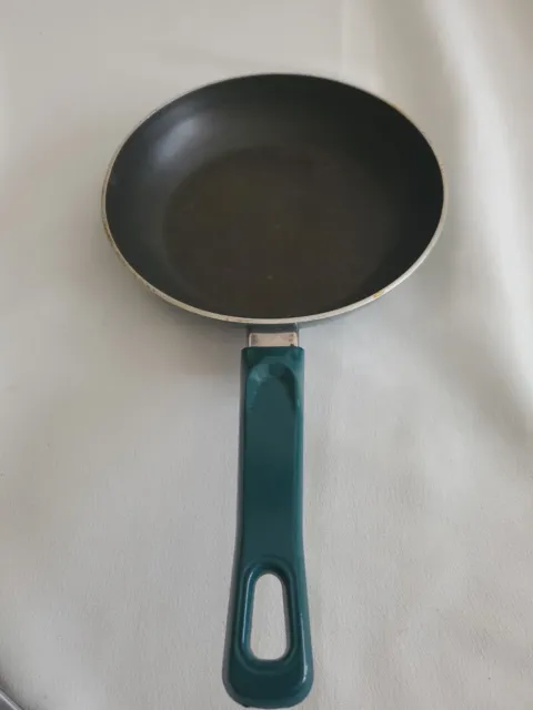 Skillet WearEver  Non-Stick 8" Aluminum Fry Pan