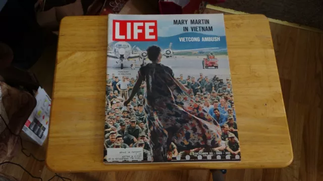 LIFE Magazine October 22 1965 - Vintage Magazine Ads Lot - Mary Martin Vietnam