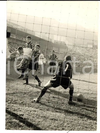 1960 CA CALCIO SERIE A MILANGENOA Mischia in area di rigore *Foto